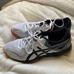 ASICS volleyball shoes never worn